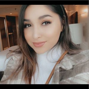 Meet your Posher, Ivette